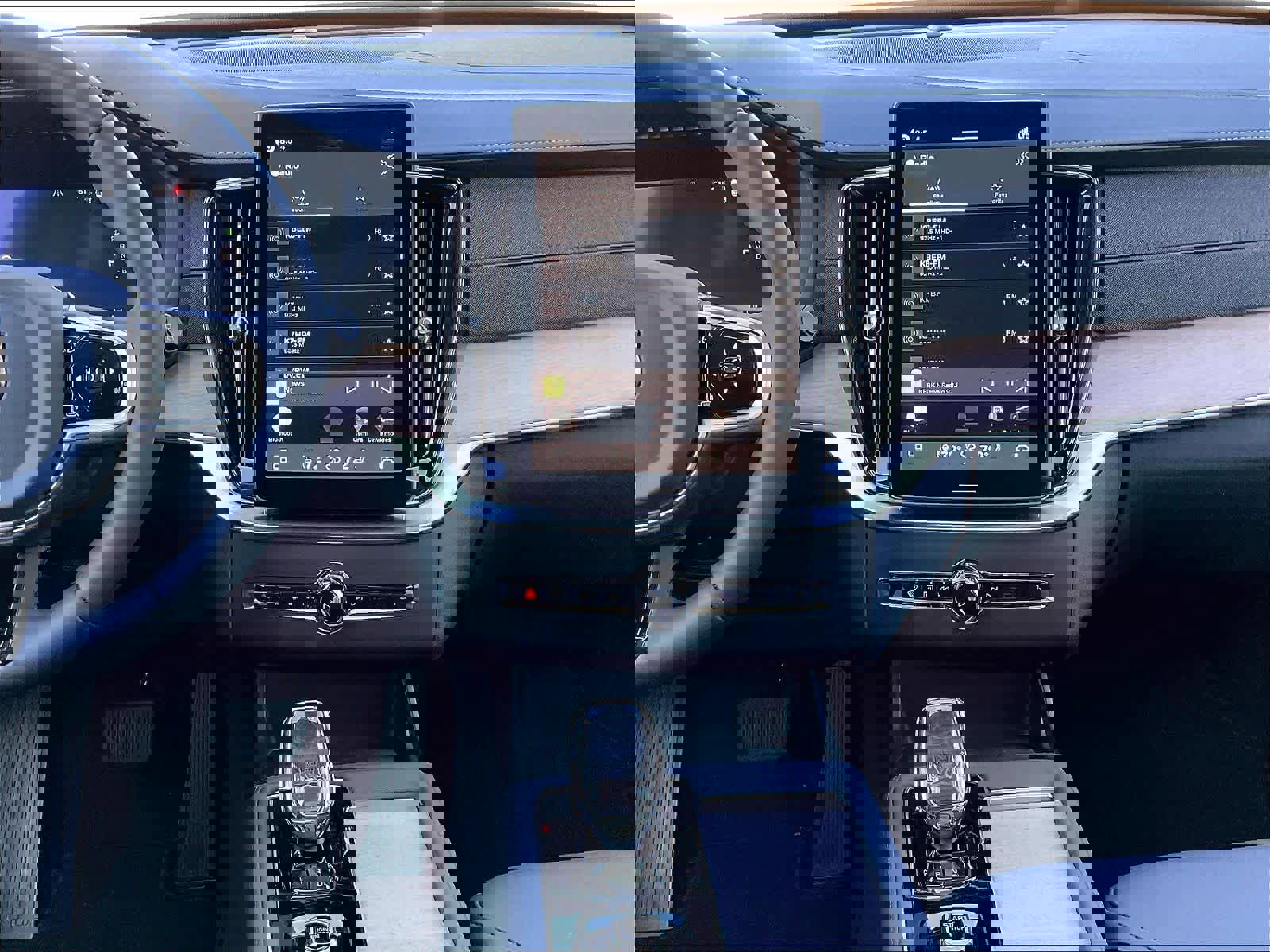 New 2026 Volvo XC90 T8 Core AWD/4WD image 9