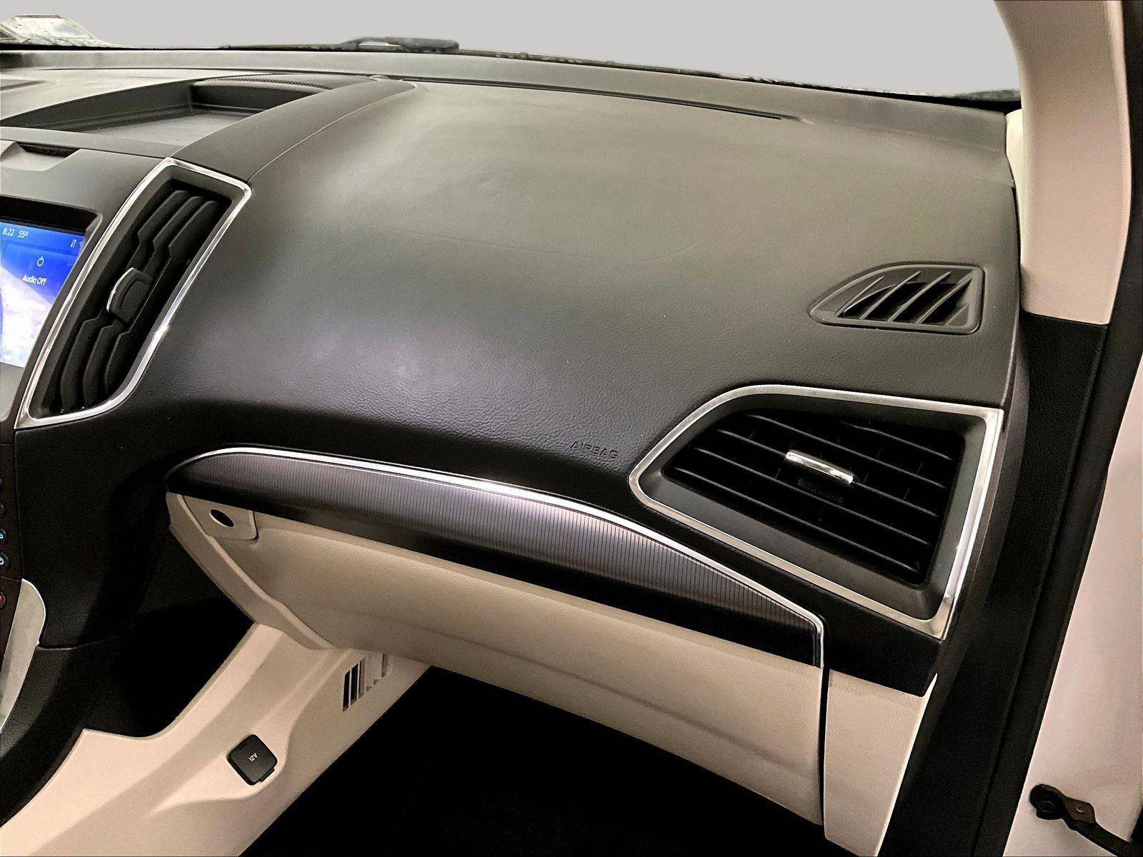 Used 2020 Ford Edge Titanium w/ Equipment Group 301A AWD/4WD image 15