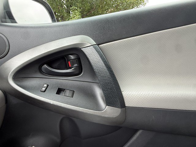Used 2010 Toyota RAV4 Limited AWD/4WD image 39