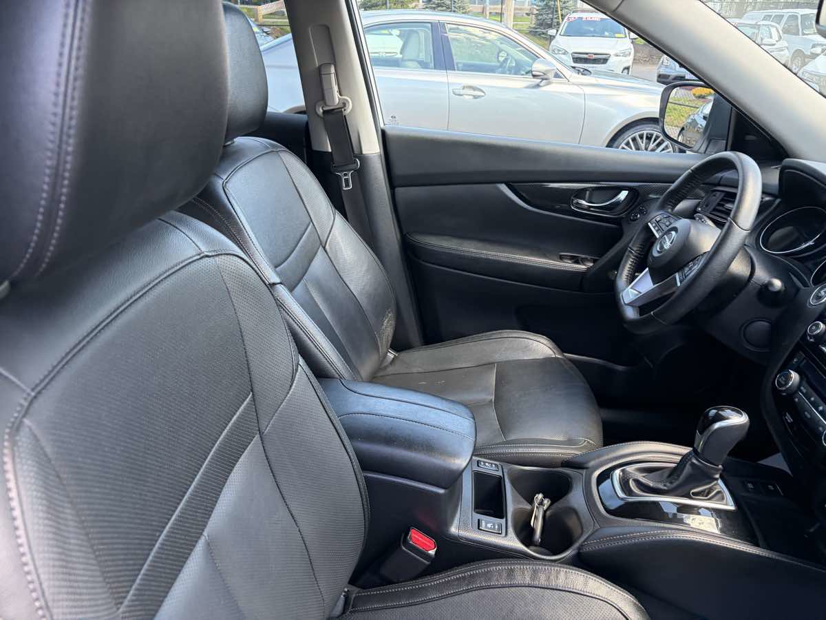 Used 2020 Nissan Rogue SL AWD/4WD image 28