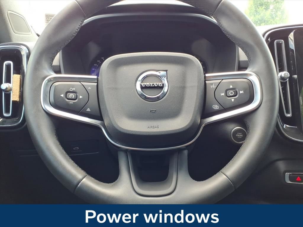 Used 2023 Volvo XC40 B5 Plus AWD/4WD image 10