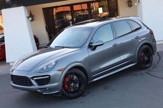 Used 2014 Porsche Cayenne GTS AWD/4WD image 4