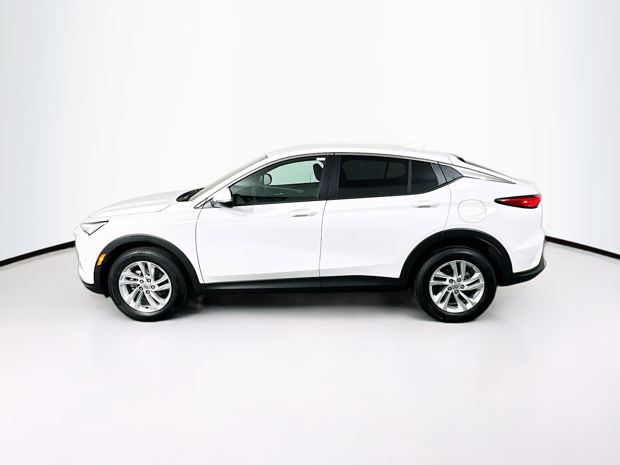 Used 2025 Buick Envista Preferred FWD image 4