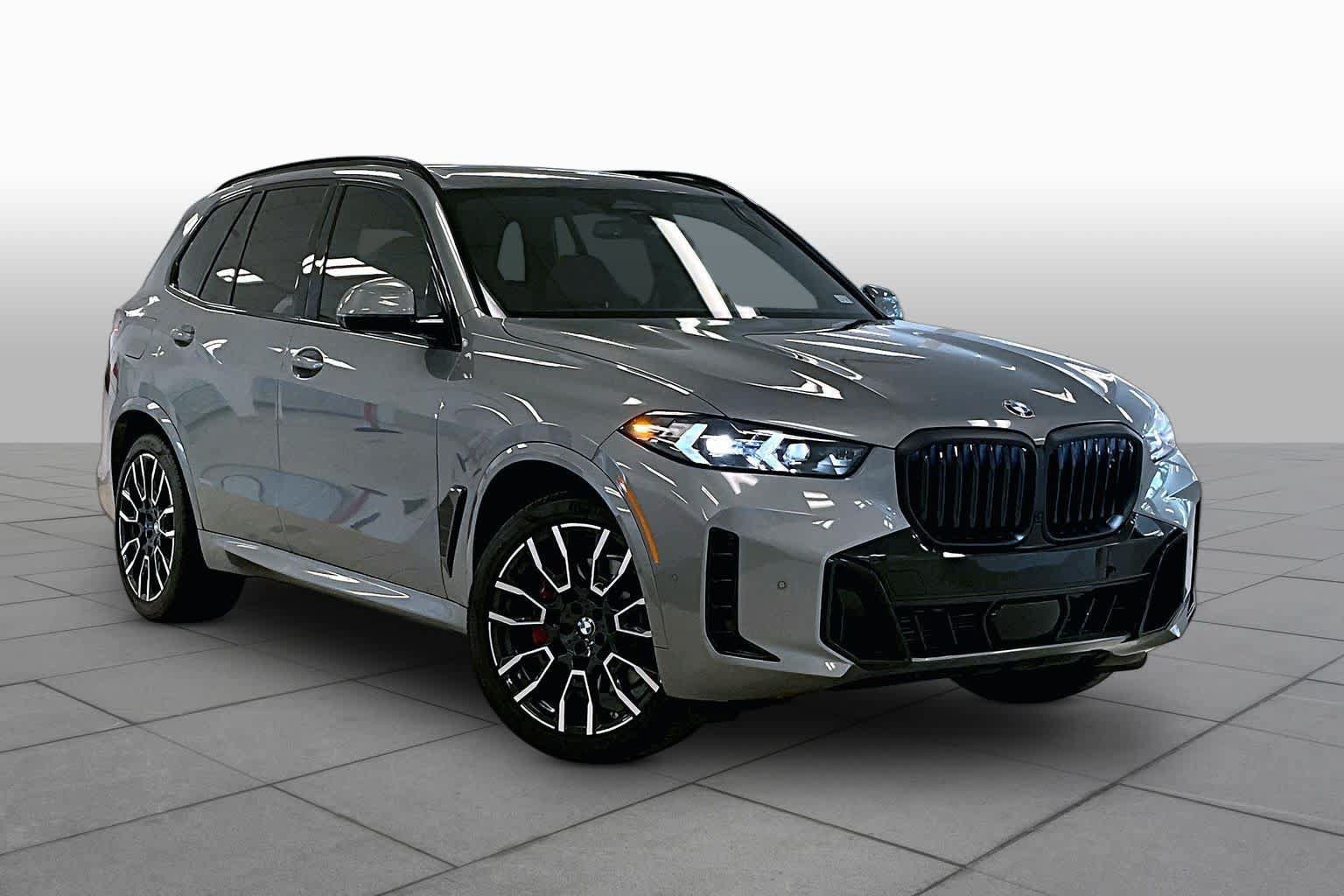 Used 2025 BMW X5 xDrive40i w/ M Sport Package AWD/4WD image 2