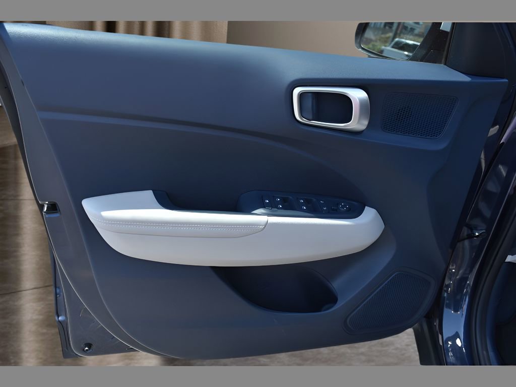 New 2025 Hyundai Venue Limited image 16