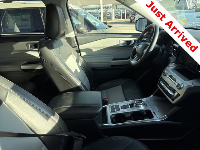 Used 2022 Ford Explorer XLT w/ Equipment Group 202A image 11