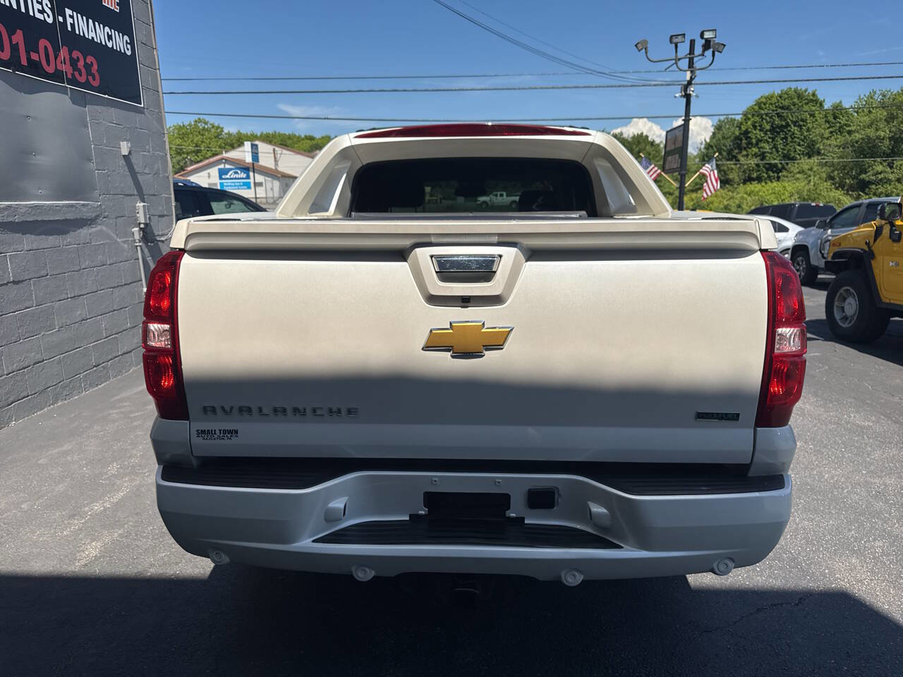 Used 2012 Chevrolet Avalanche LTZ AWD/4WD image 8