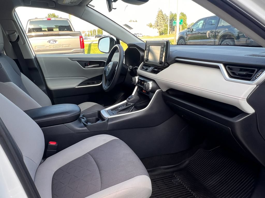 Used 2019 Toyota RAV4 XLE w/ Protection Package FWD image 17