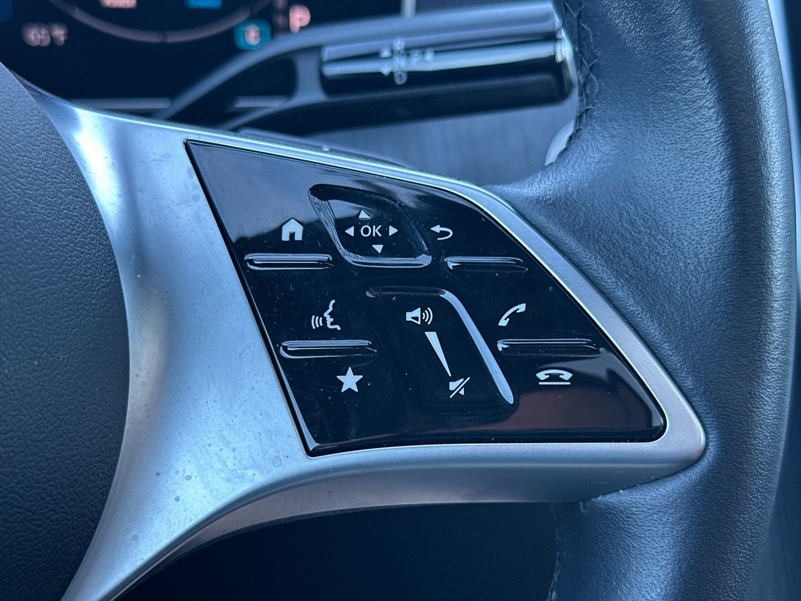 Certified 2025 Mercedes-Benz C 300 4MATIC Sedan image 27