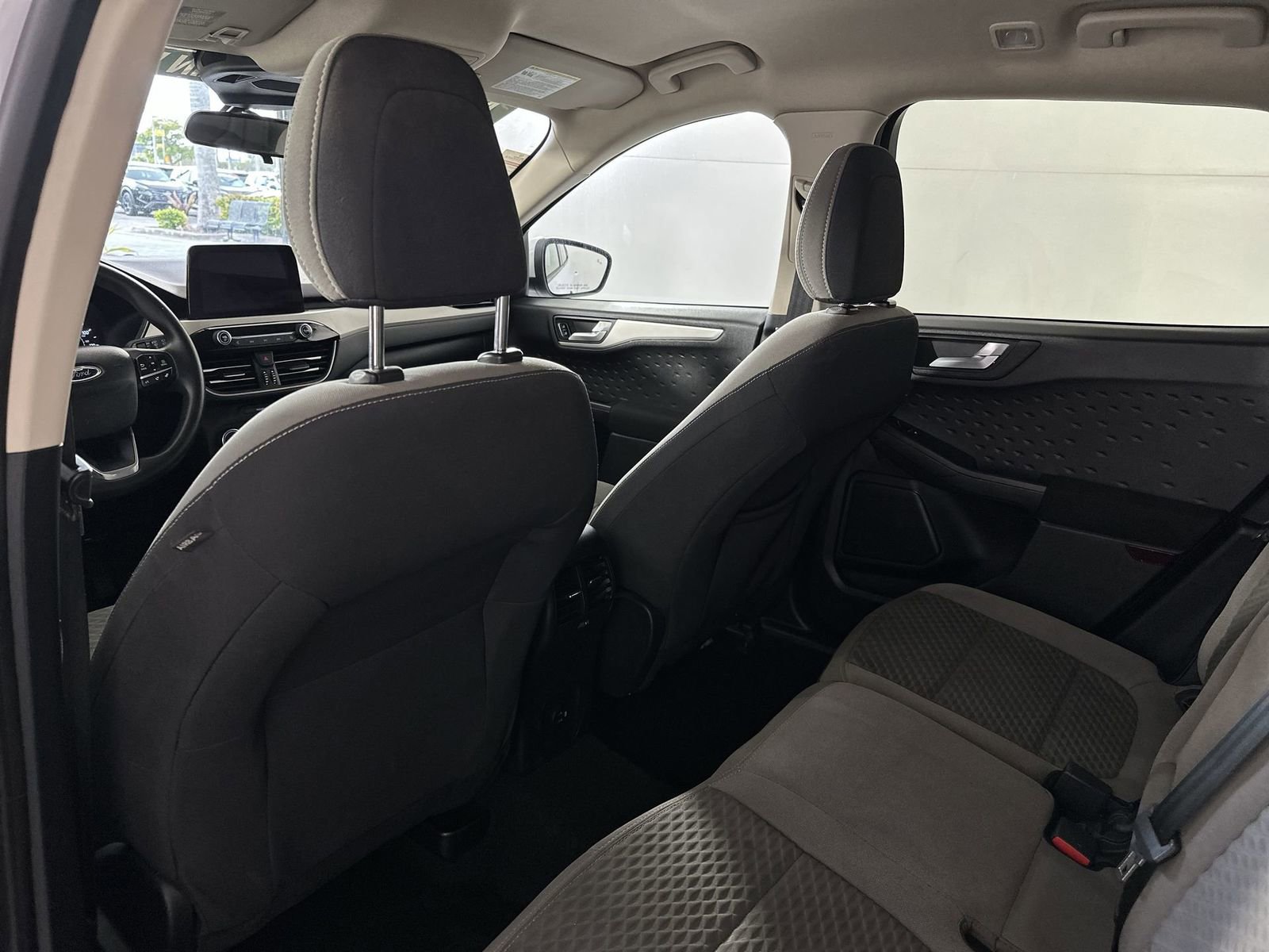 Used 2020 Ford Escape SE image 24