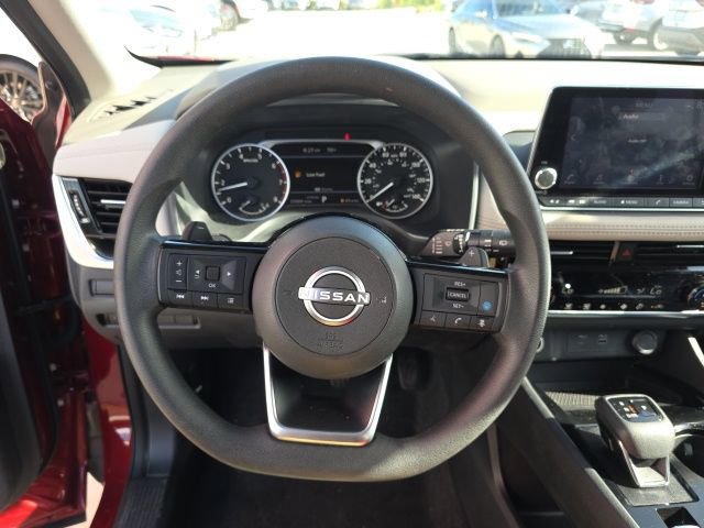 Used 2023 Nissan Rogue SV image 15