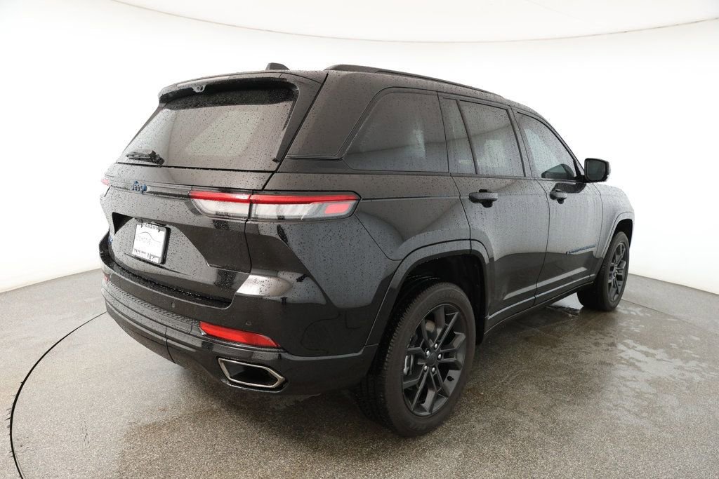 Used 2025 Jeep Grand Cherokee Limited 4xe image 4