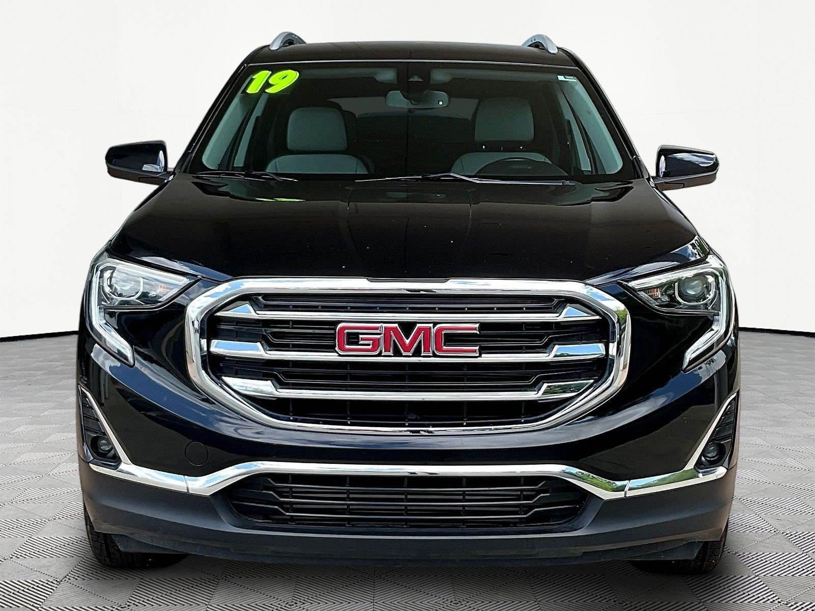 Used 2019 GMC Terrain SLT w/ Preferred Package AWD/4WD image 2