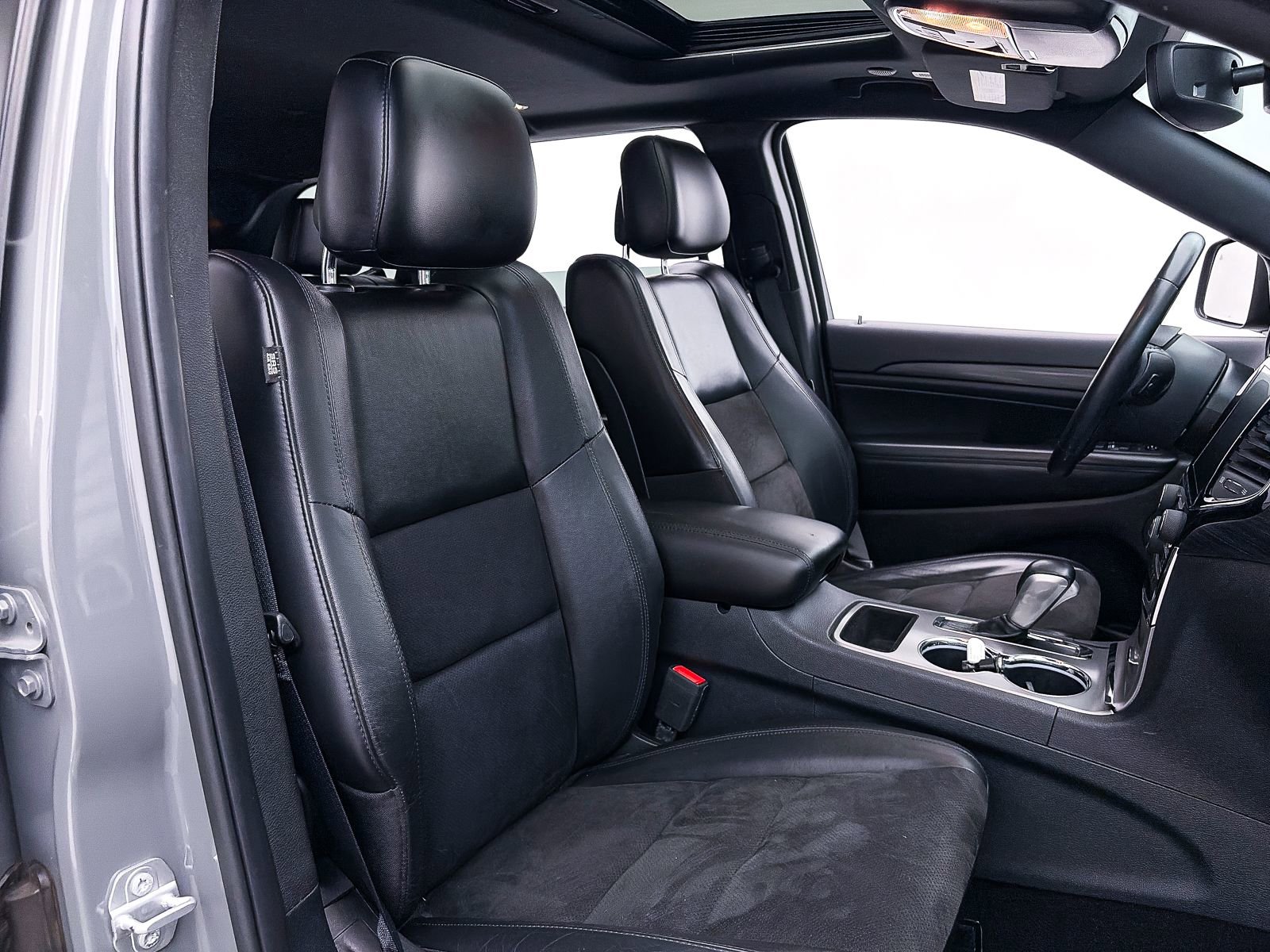 Used 2020 Jeep Grand Cherokee Altitude image 34