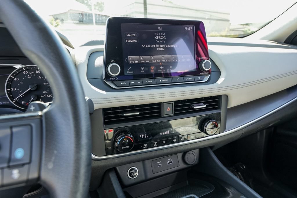 Used 2023 Nissan Rogue SV FWD image 29