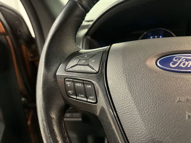 Used 2017 Ford Explorer XLT w/ Equipment Group 202A AWD/4WD image 8