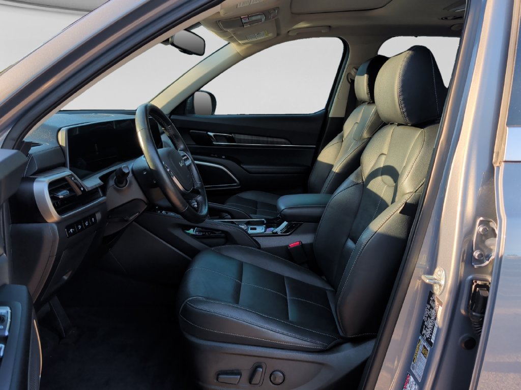 Used 2024 Kia Telluride EX AWD/4WD image 16