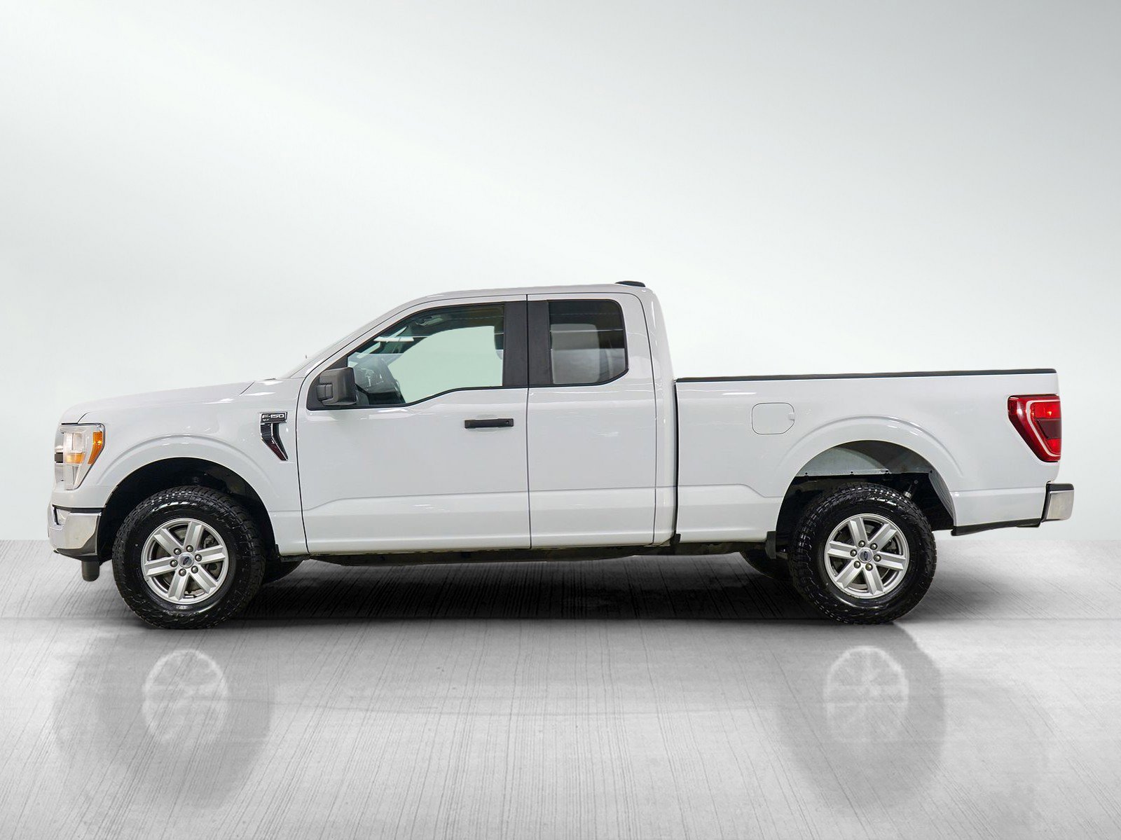 Used 2022 Ford F150 XLT w/ Trailer Tow Package image 3