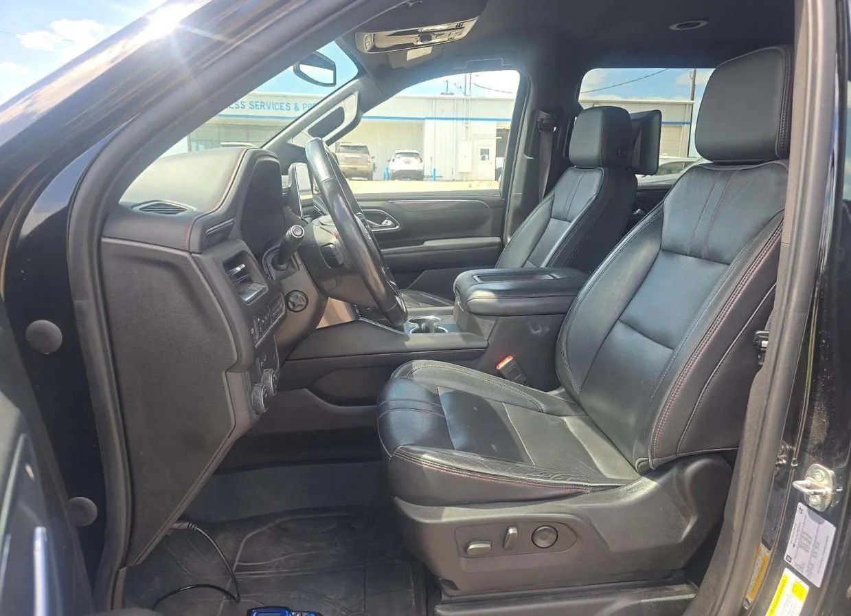 Used 2021 Chevrolet Suburban RST w/ Luxury Package image 42