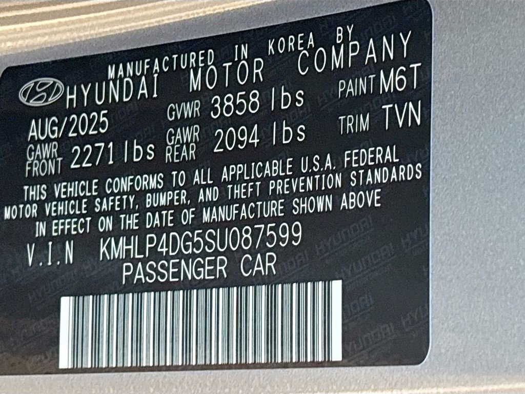 New 2025 Hyundai Elantra Limited w/ Cargo Package image 33