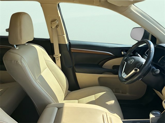 Used 2017 Toyota Highlander Limited image 10