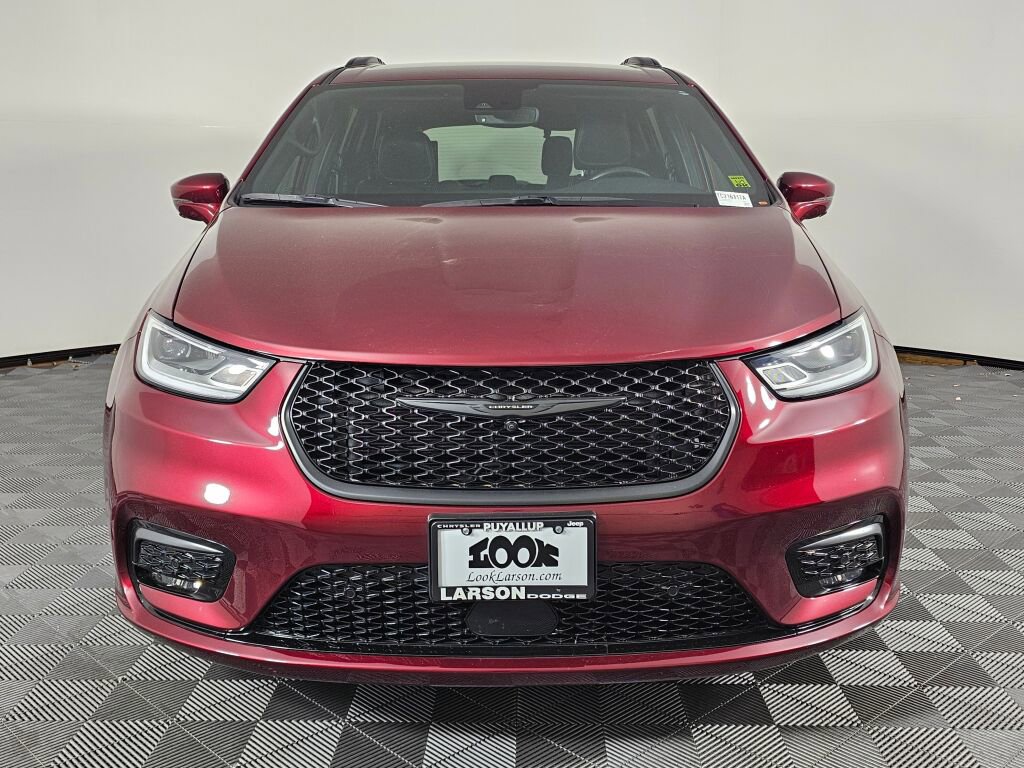 Used 2021 Chrysler Pacifica Touring-L w/ Uconnect Theater Family Group AWD/4WD image 8