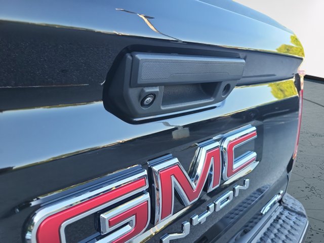 Used 2024 GMC Canyon AT4 w/ Technology Package AWD/4WD image 12