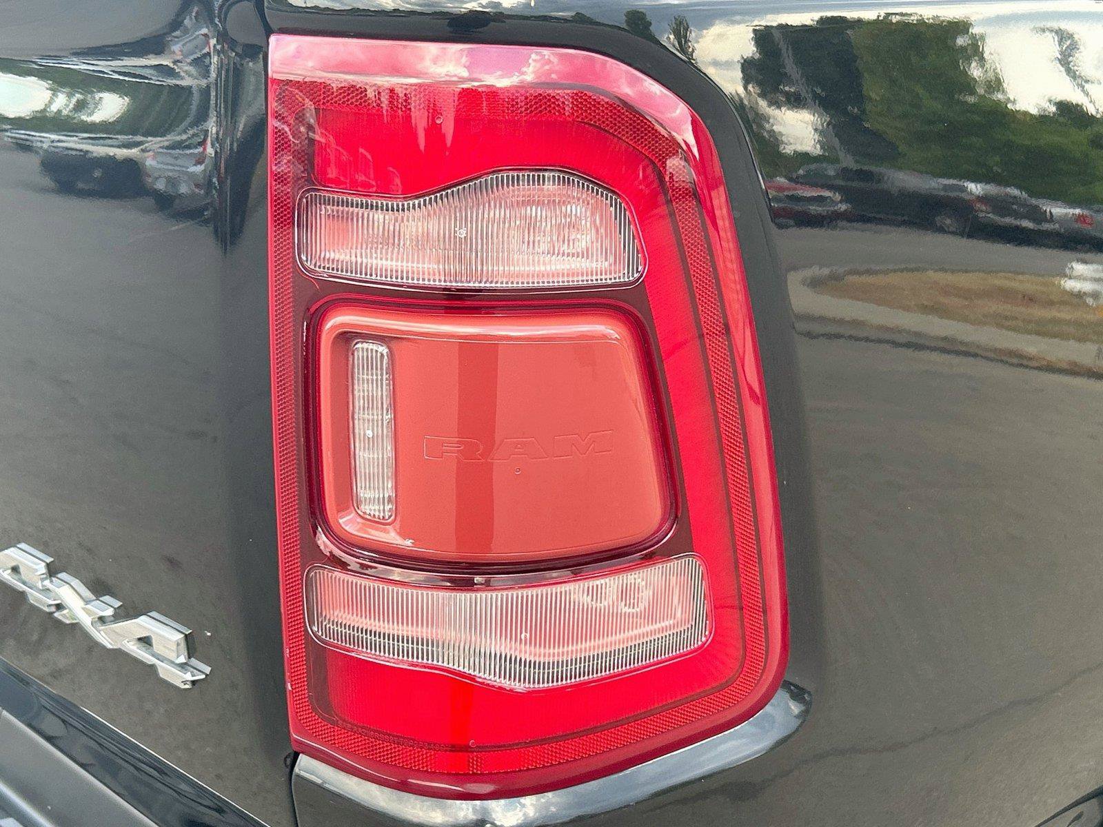 Used 2019 RAM 1500 Limited AWD/4WD image 11