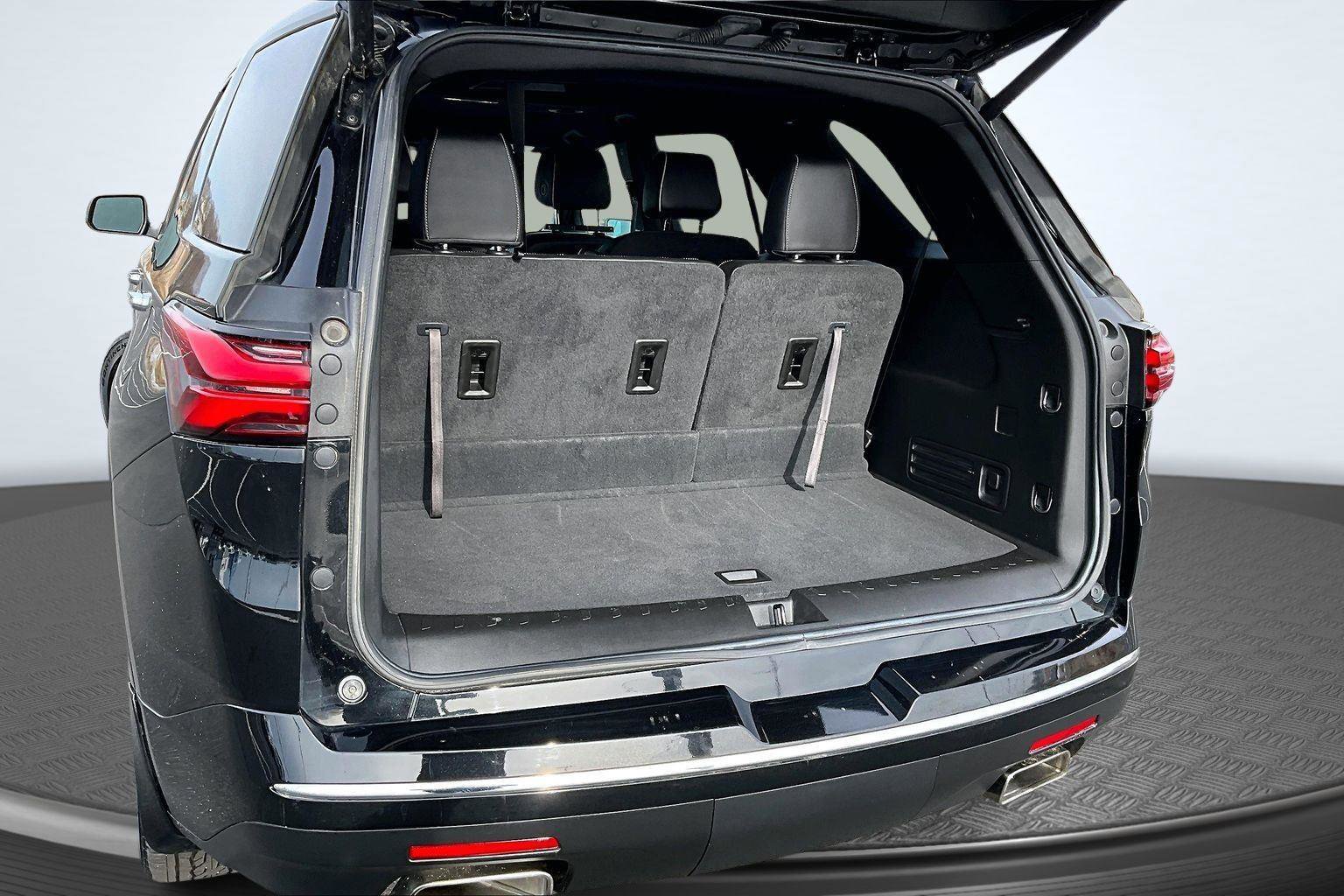 Used 2023 Chevrolet Traverse Premier image 5