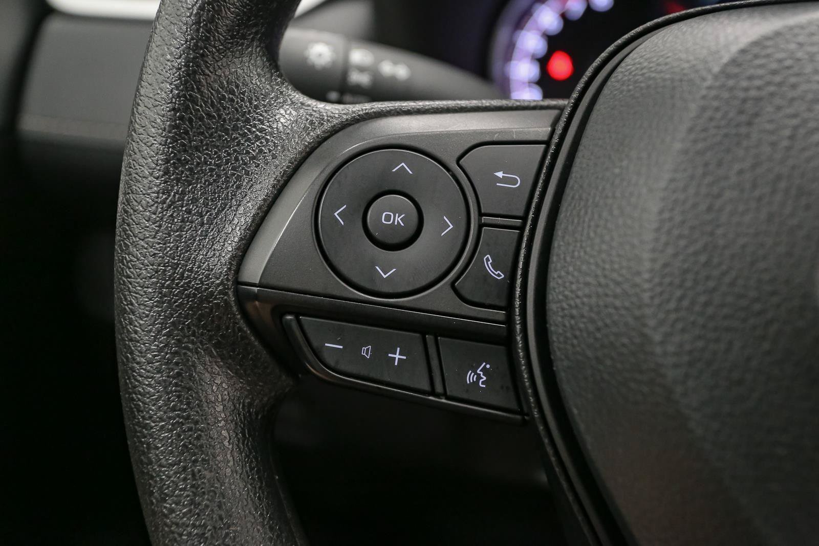 Used 2025 Toyota RAV4 XLE AWD/4WD image 34