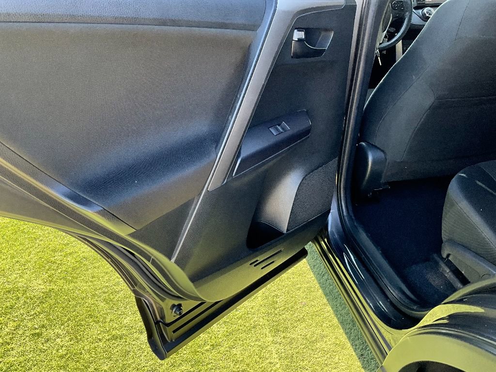 Used 2017 Toyota RAV4 LE image 29