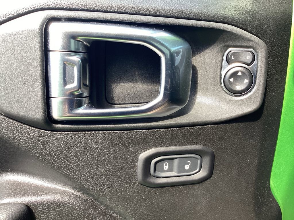 Used 2025 Jeep Wrangler Sport S AWD/4WD image 40