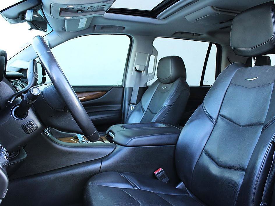 Used 2017 Cadillac Escalade Premium Luxury image 13