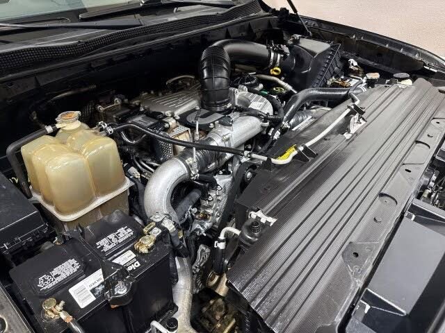 Used 2018 Nissan Titan SL w/ Chrome Package AWD/4WD image 79