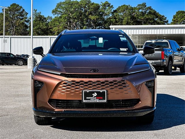 New 2025 Toyota Crown Signia XLE image 3