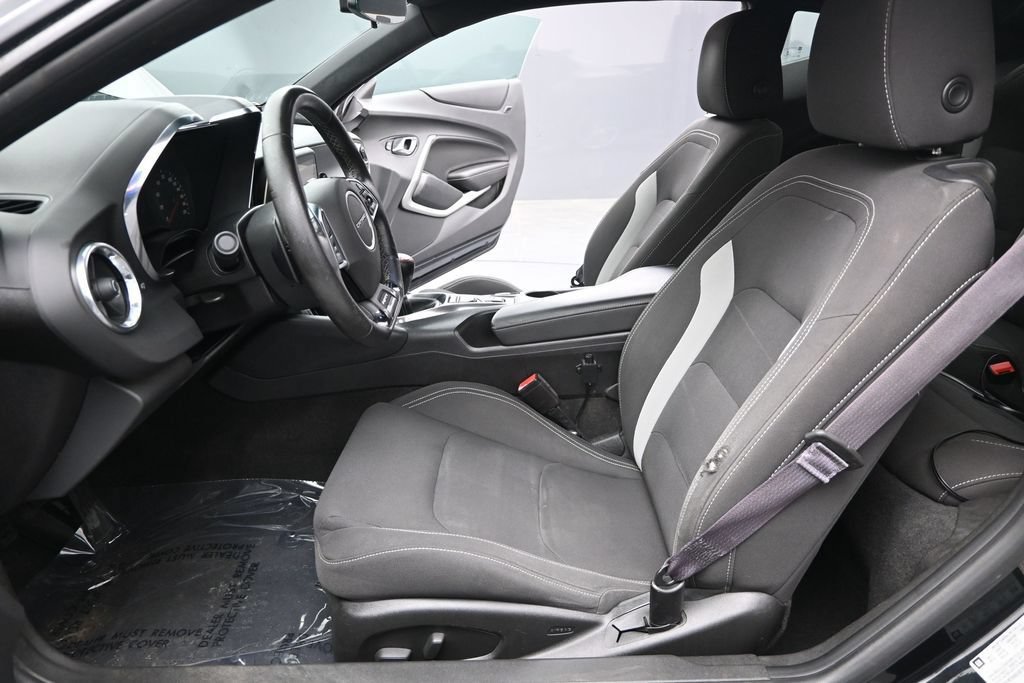 Used 2017 Chevrolet Camaro SS RWD image 16