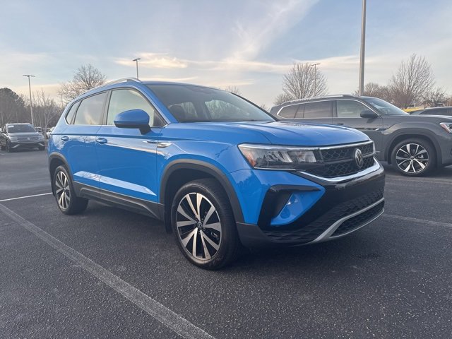 Certified 2023 Volkswagen Taos SE w/ Panoramic Sunroof Package image 6