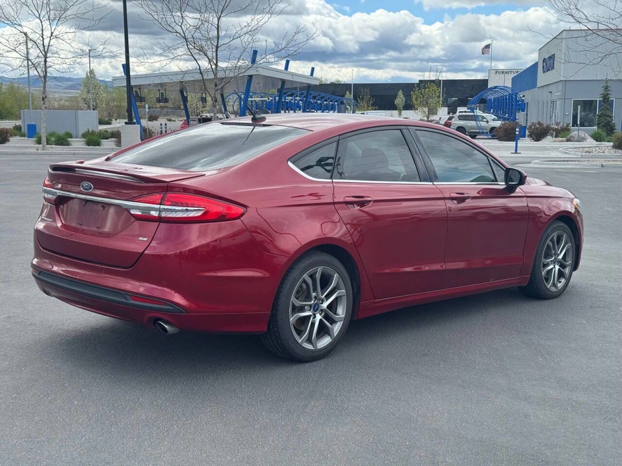 Used 2017 Ford Fusion SE w/ Equipment Group 201A FWD image 7
