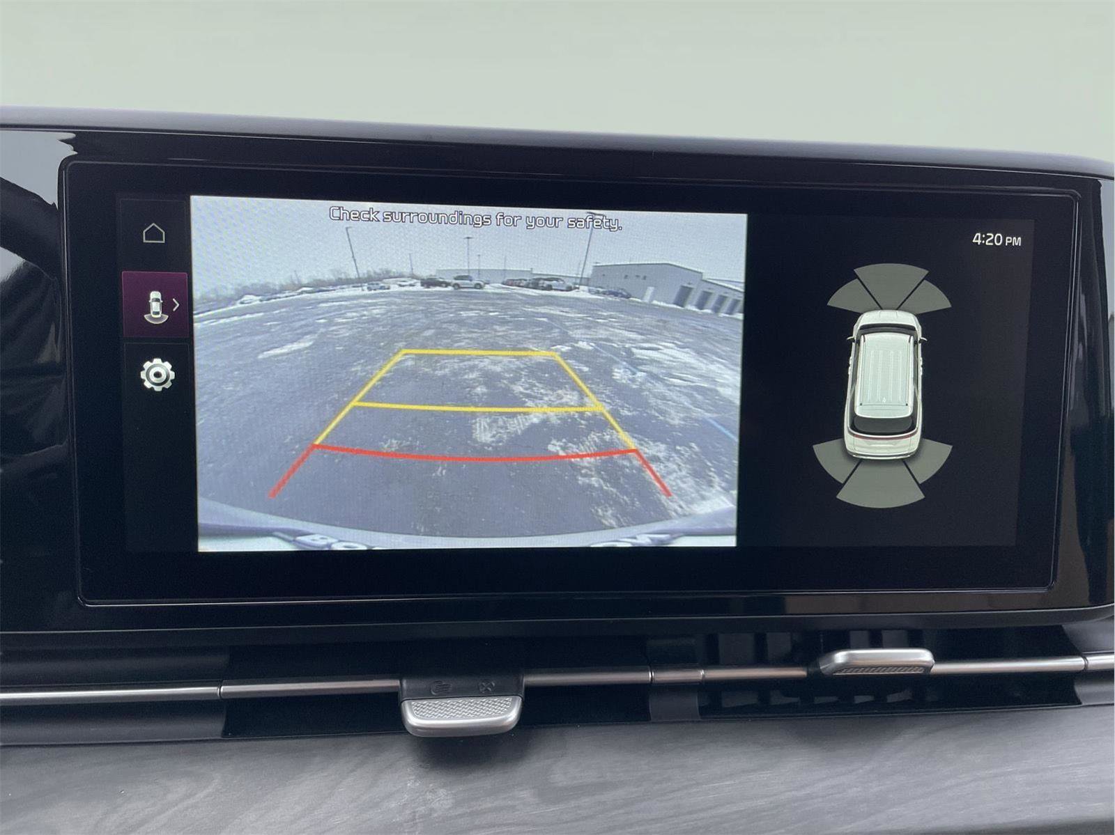 Used 2023 Kia Carnival EX image 31