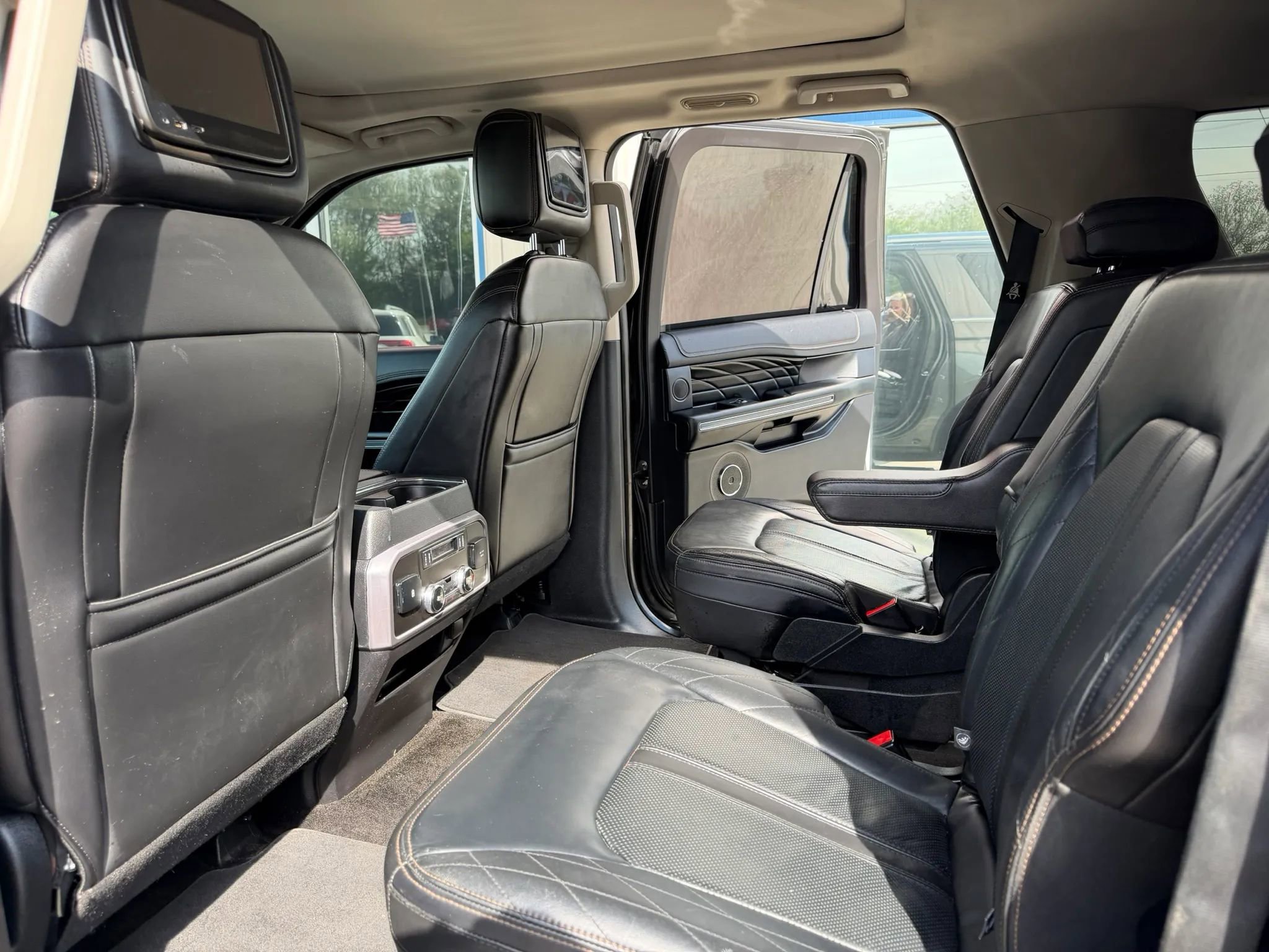 Used 2018 Ford Expedition Max Platinum image 10