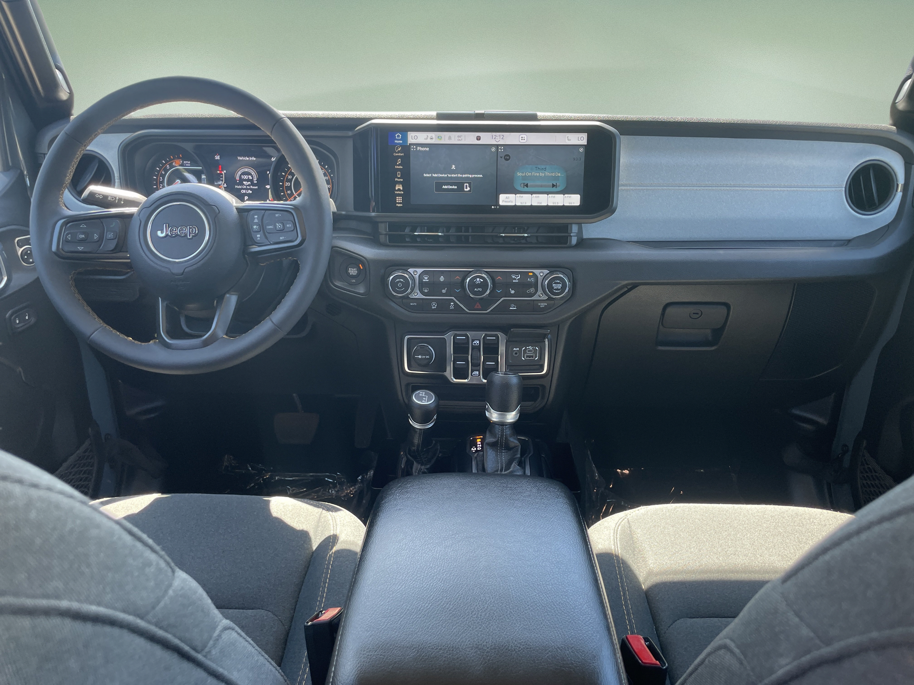 Used 2024 Jeep Wrangler Unlimited Sport AWD/4WD image 31