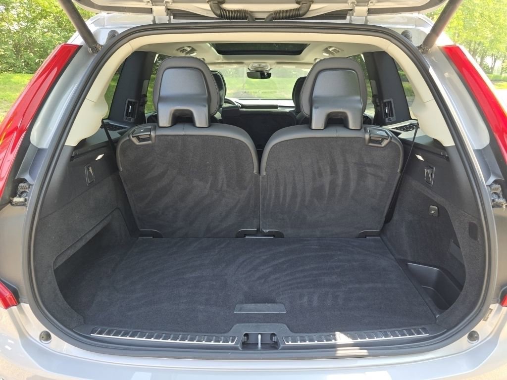 Used 2023 Volvo XC90 B5 Plus image 23
