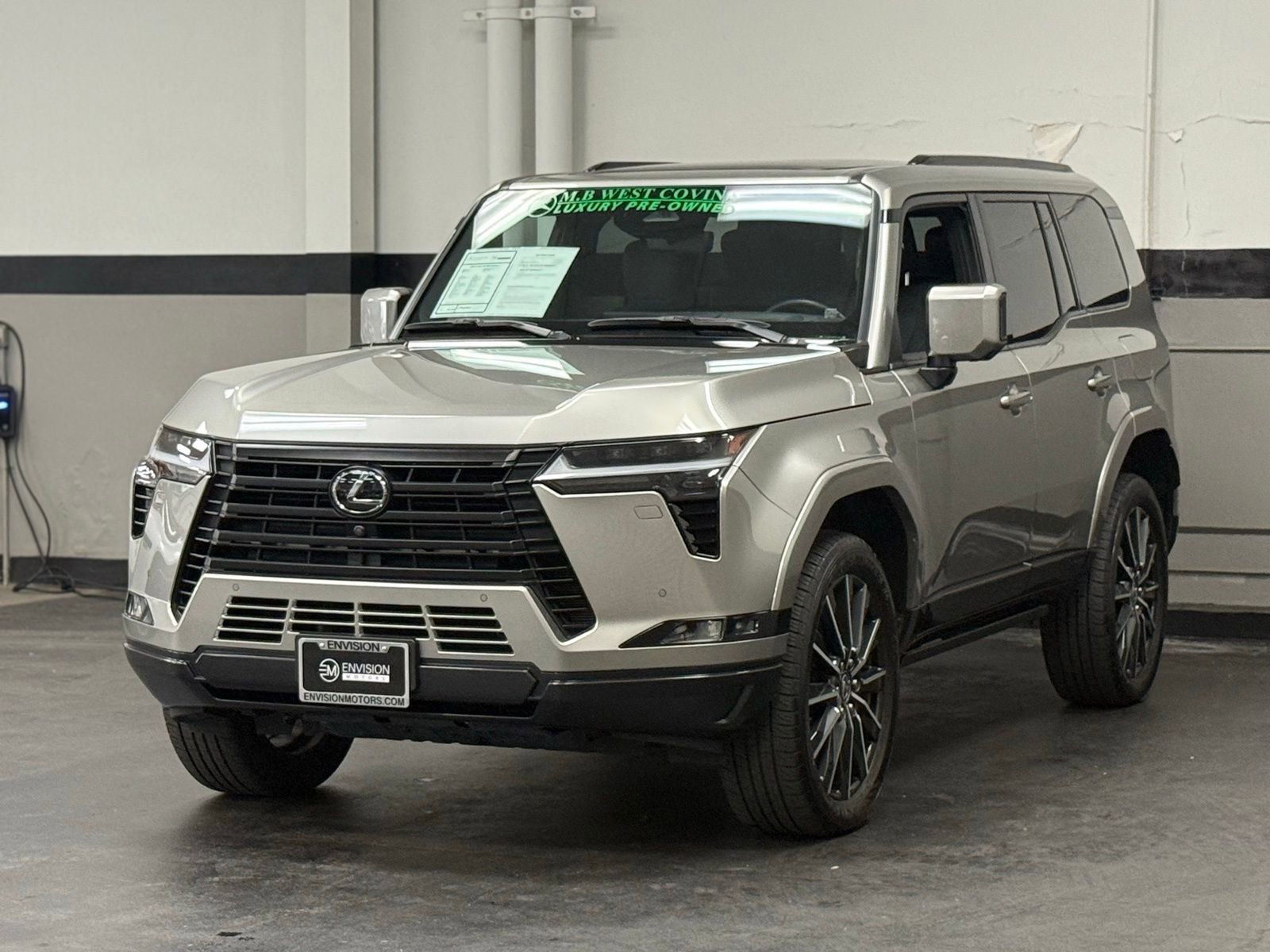 Used 2024 Lexus GX 550 w/ Accessory Package (2T) image 6