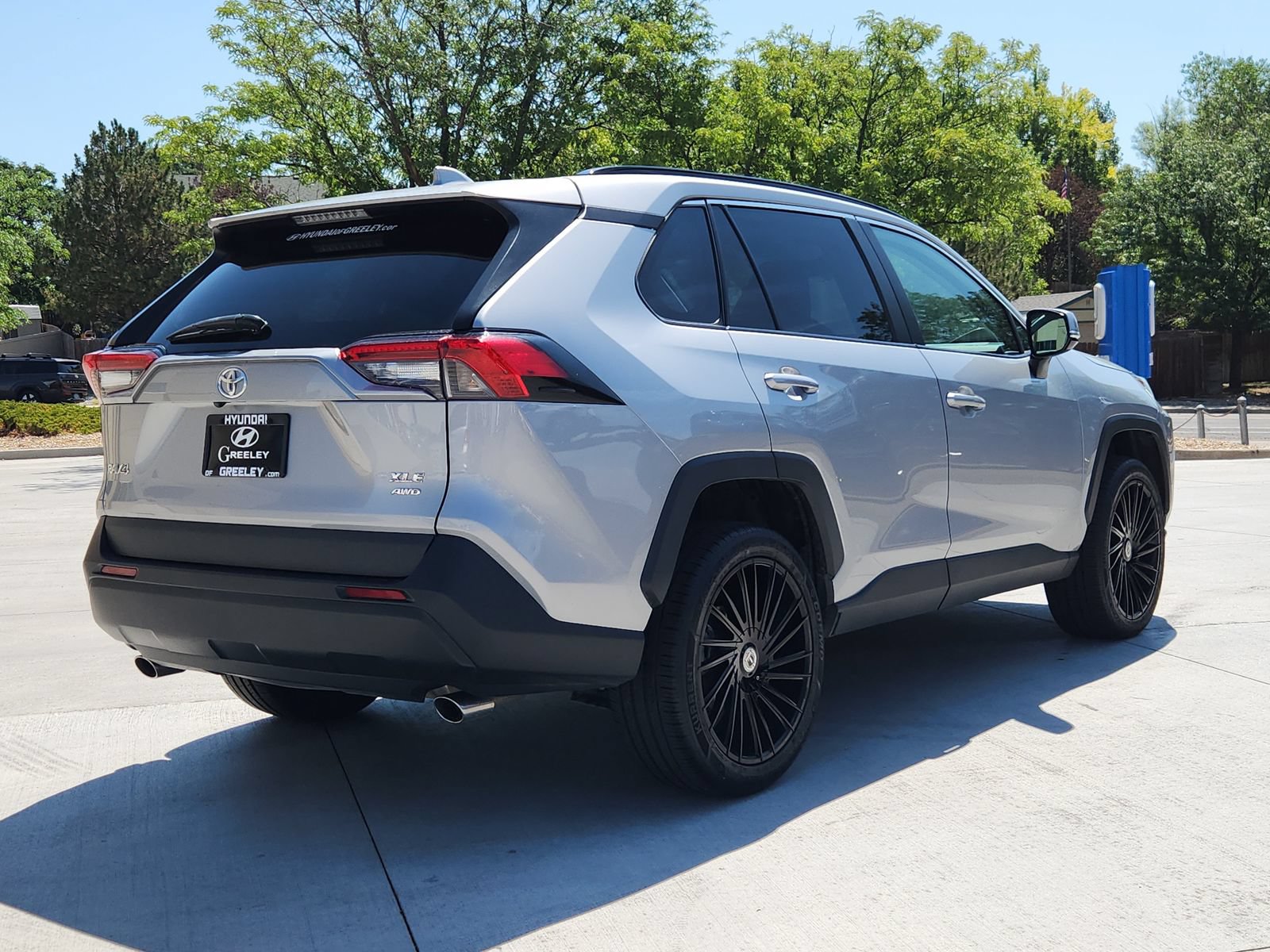 Used 2024 Toyota RAV4 XLE AWD/4WD image 5