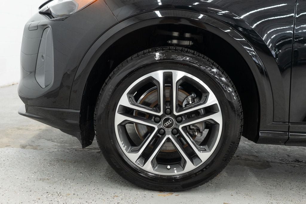 Used 2025 Audi Q5 Premium AWD/4WD image 37