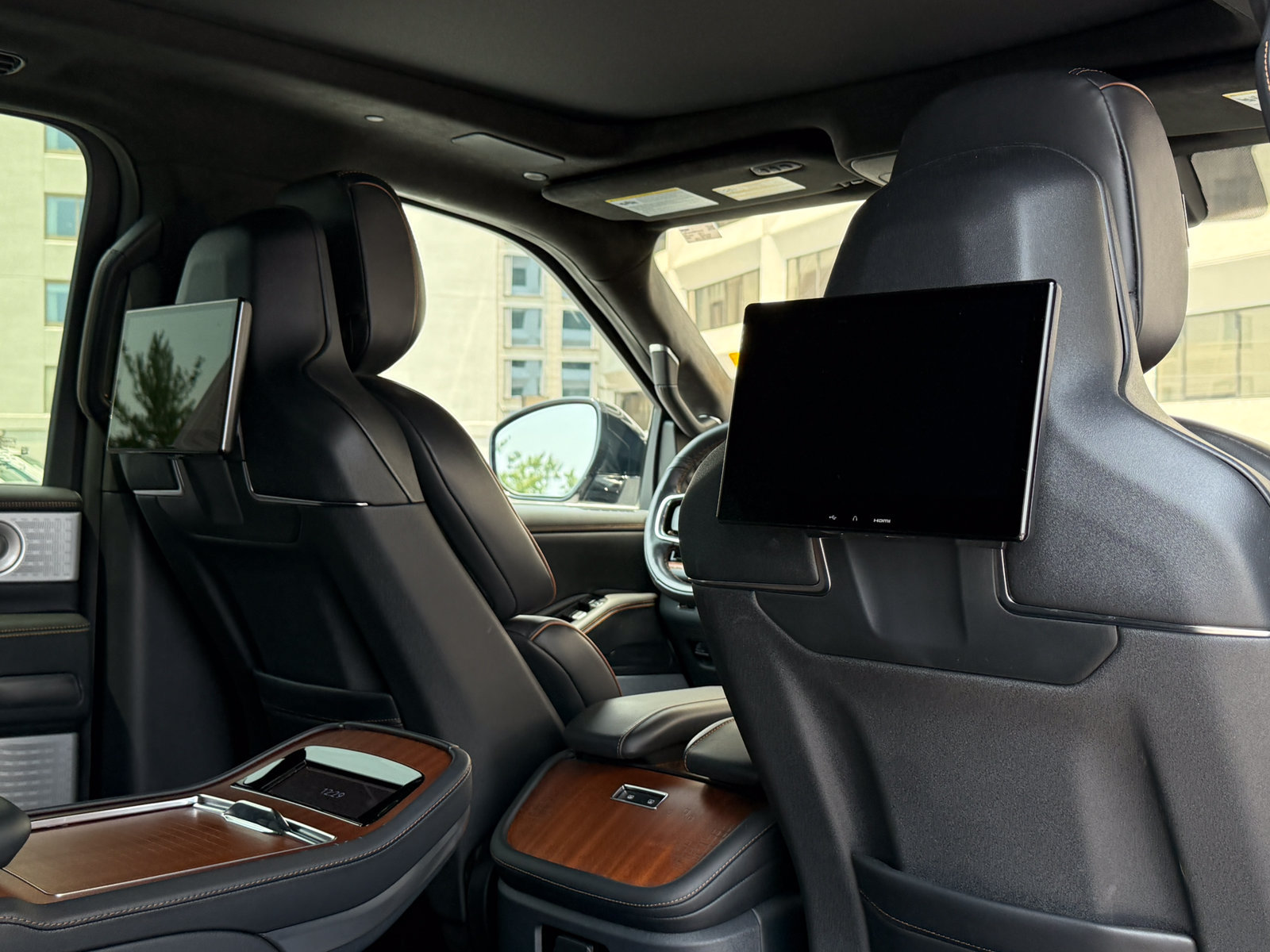 Certified 2025 Lincoln Navigator L Black Label AWD/4WD image 18