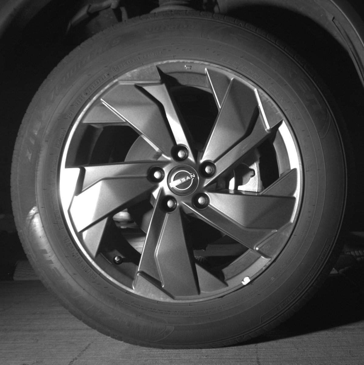 Used 2025 Nissan Rogue SV image 13