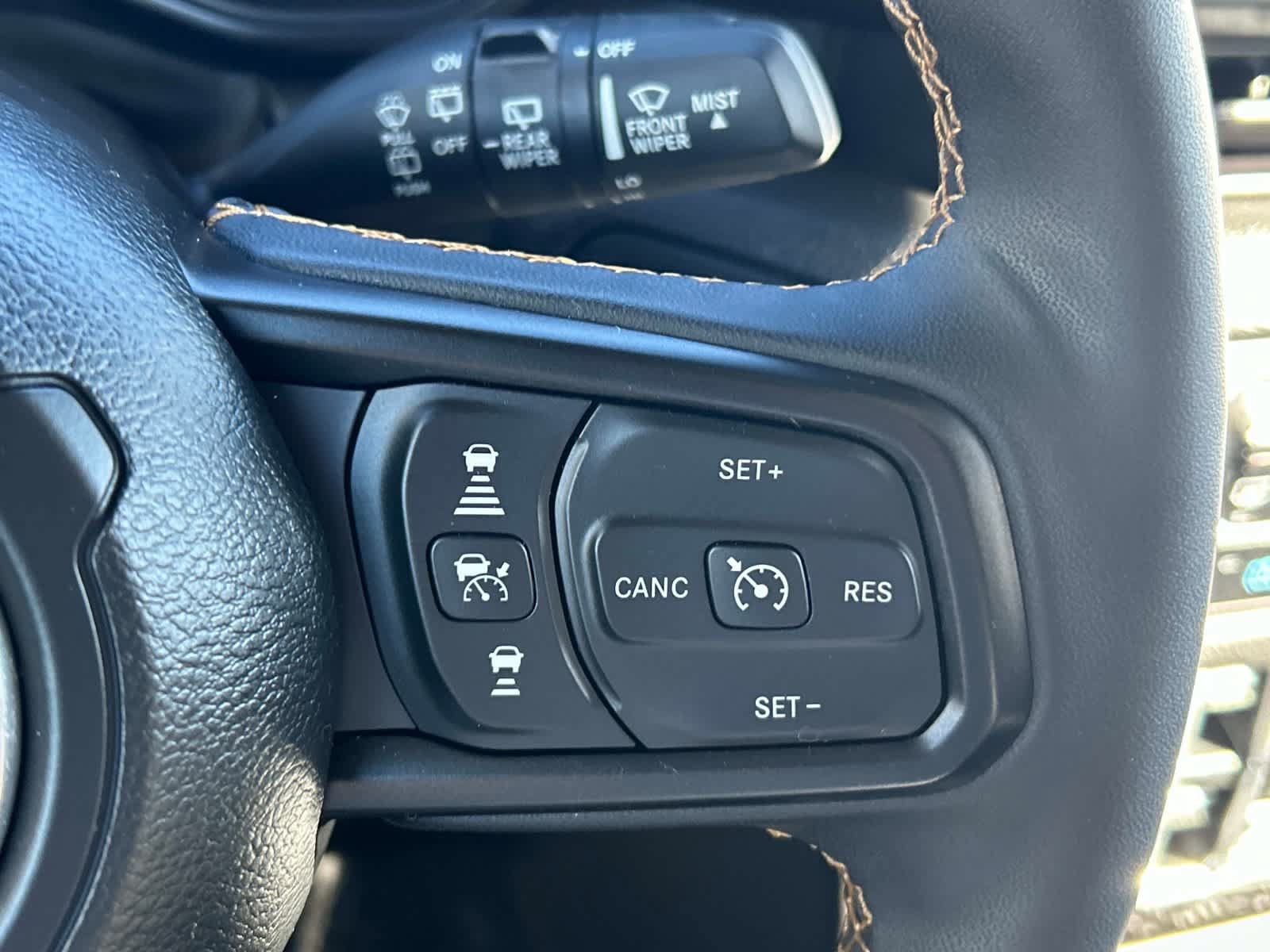 Used 2024 Jeep Wrangler Unlimited w/ Dual Top Group AWD/4WD image 21