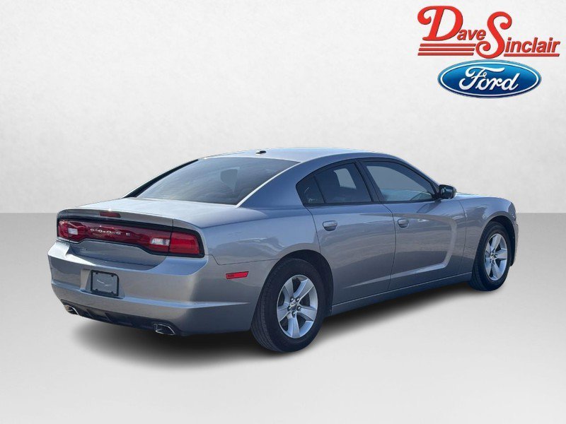 Used 2013 Dodge Charger SE RWD image 7