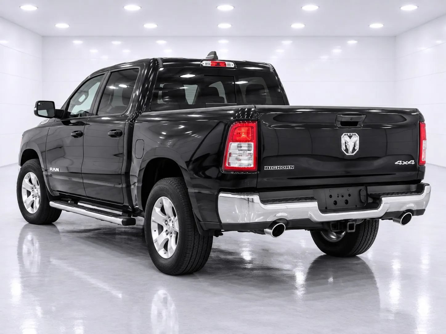 Used 2023 RAM 1500 Big Horn AWD/4WD image 3